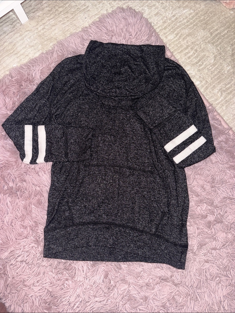 Cozy Short-Sleeve Hoodie Sweater in Dark Heather Gray